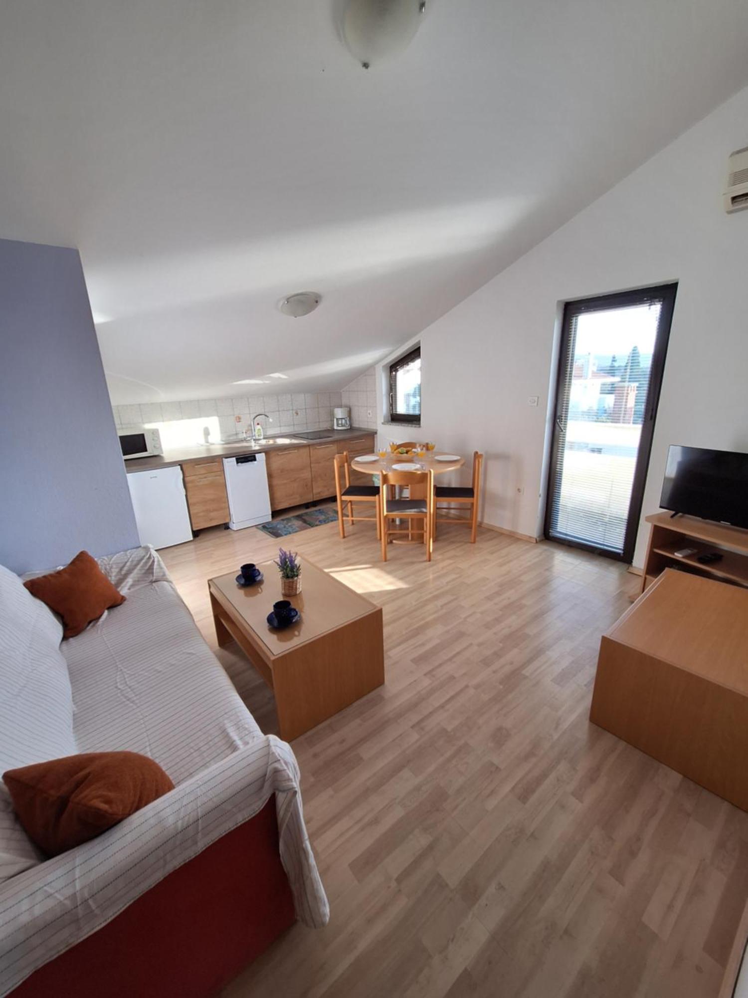 Apartmani Vukovic Punat Esterno foto